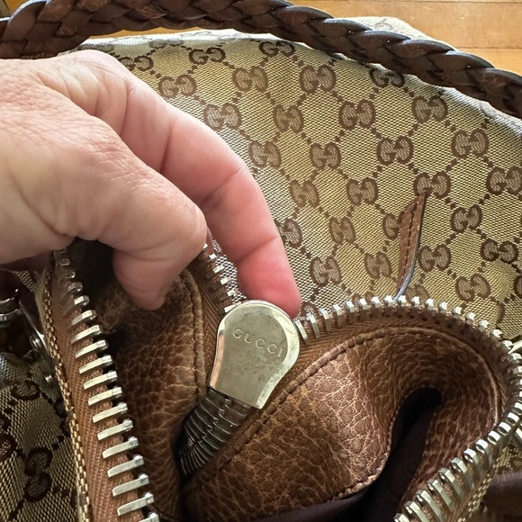Gucci Tan and Brown Monogram large Shoulder Bag - Picture 14 of 15